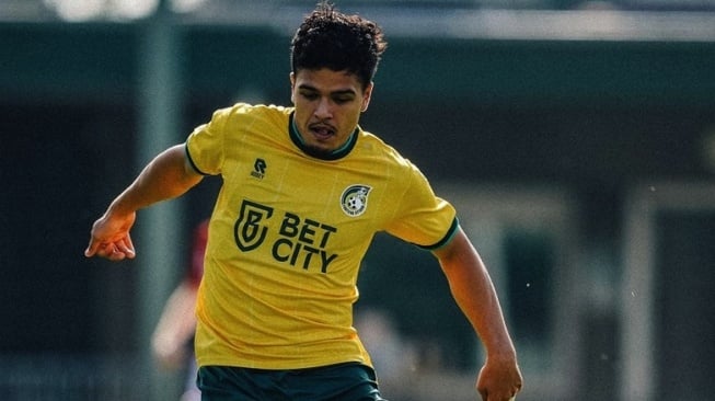 Penyerang sayap FC Groningen, Ragnar Oratmangoen saat main untuk Fortuna Sittard di musim 2023/2024 dengan status pinjaman. [IG Fortuna Sittard]