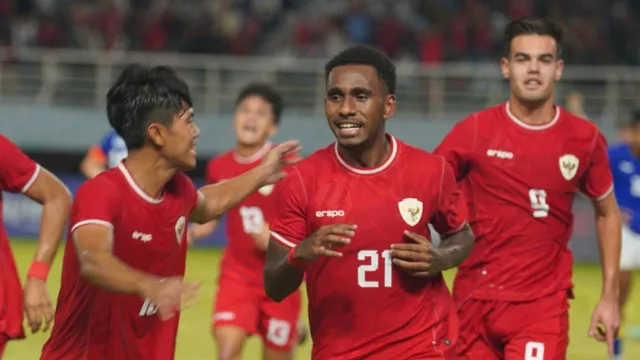 Bek Timnas Indonesia U-19 Gacor Cetak Gol, Indra Sjafri Tak Peduli - GenPI.co